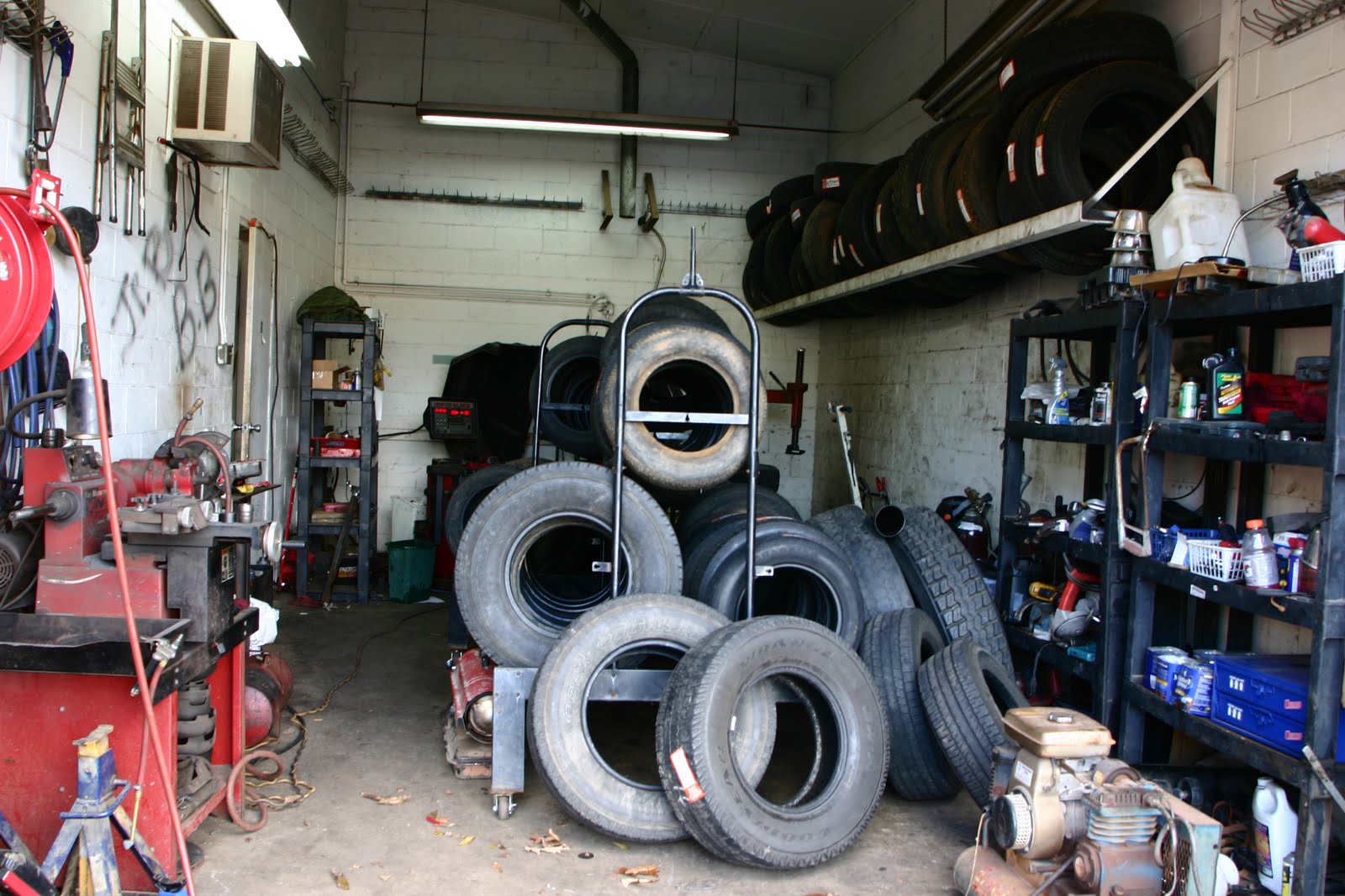 Garage Owners, Tire Shops Urged to Eliminate Mosquito Breeding Sites